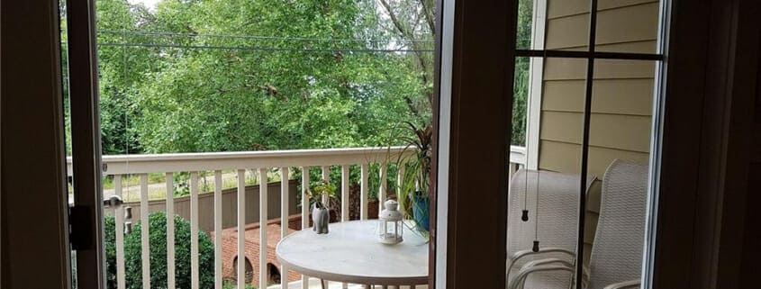 Grant Park condo rental - Covered balcony