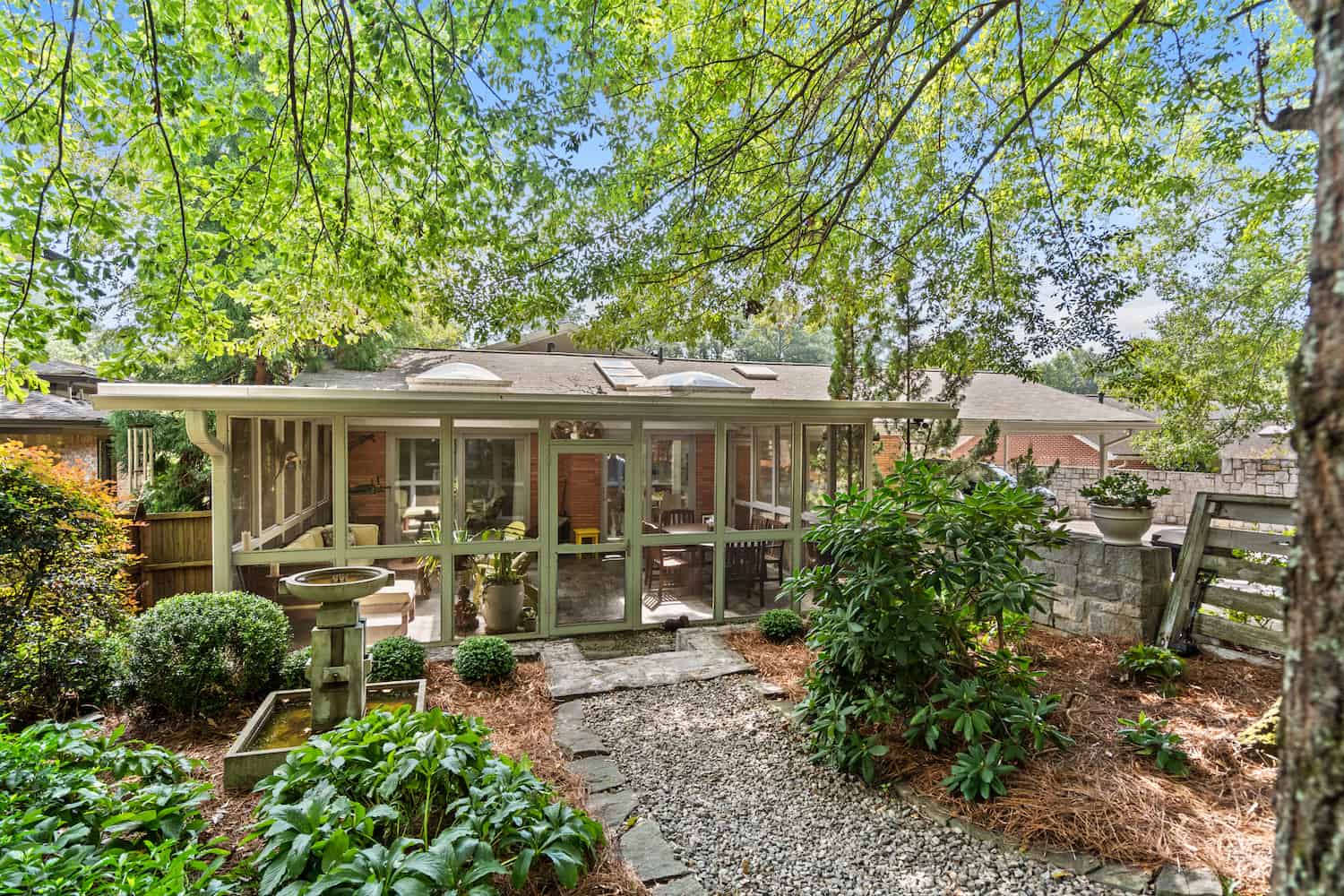 1914 Wildwood Place, Atlanta GA - Morningside Mid-Century Modern - Huge screen porch - backyard oasis